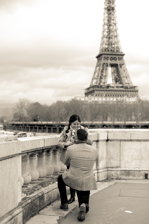 Juliane_Berry_Paris_Engagement_Photographer_01